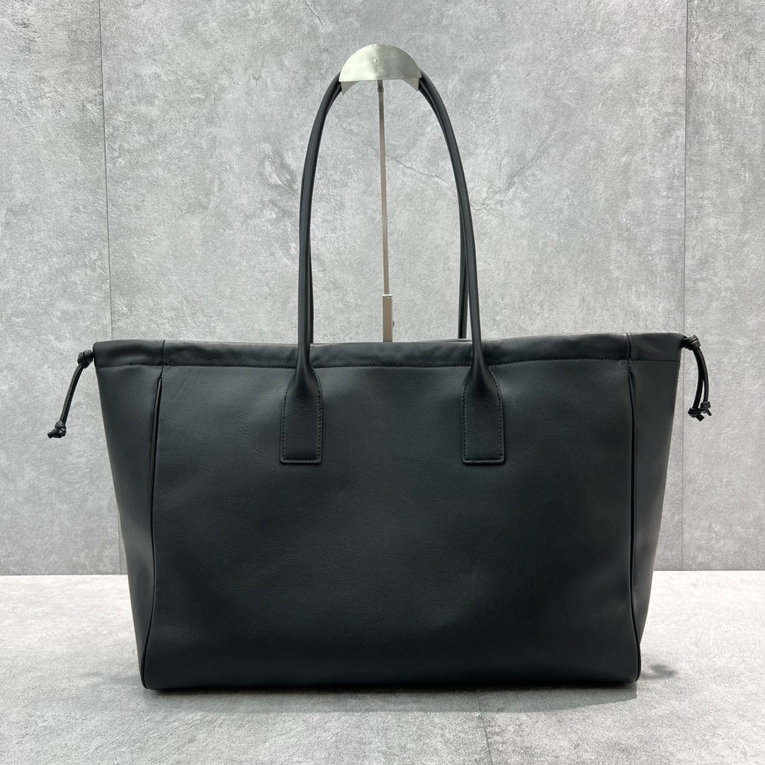Top Quality Cabas Drawstring Cuir Triomphe Black For Women 17in/44cm 199973DU3.38NO