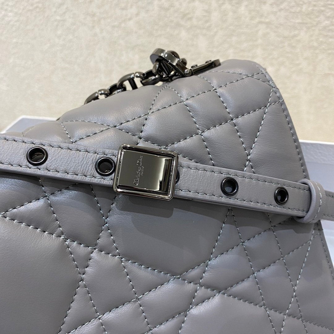 Top Quality Large Caro Bag Grey Padded Macrocannage, Dark Grey, For Women Womens Handbags, Crossbody Bags, 28cm CD