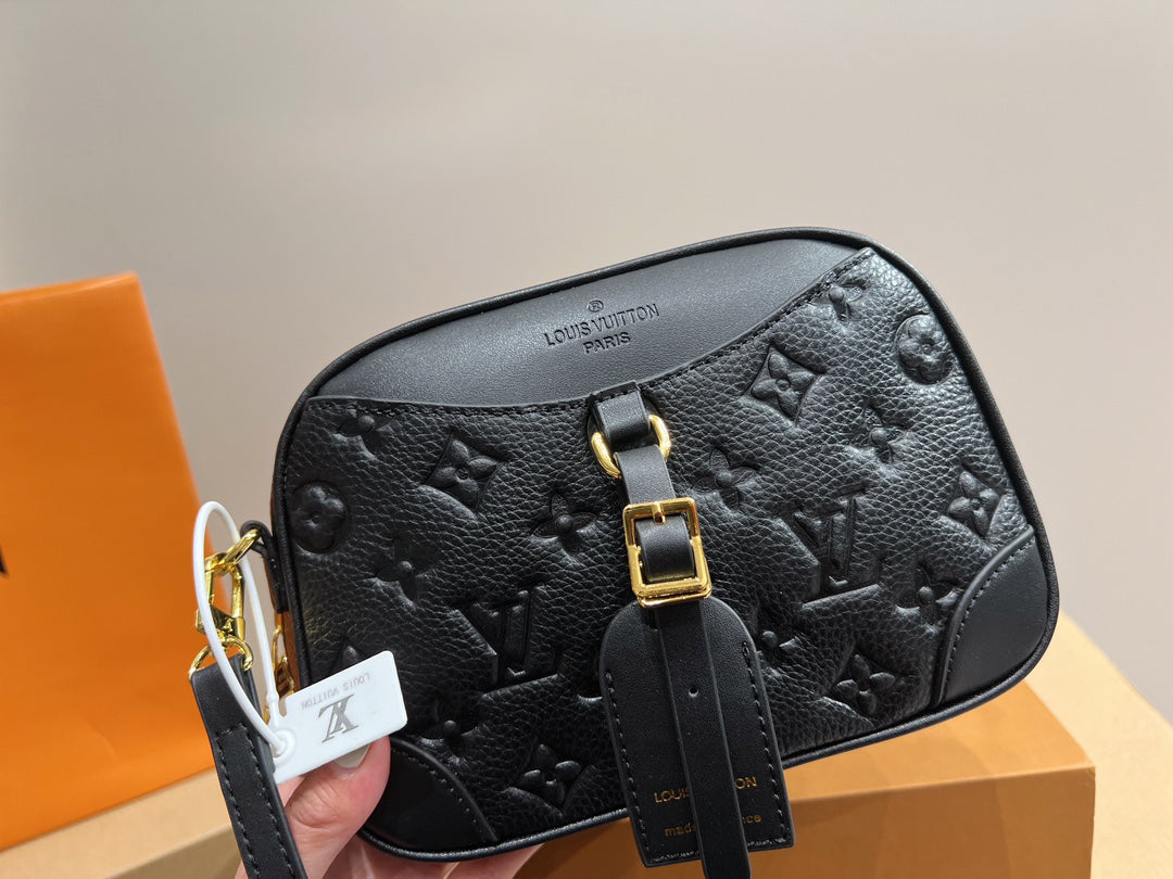 EN - Luxury Bags LUV 757