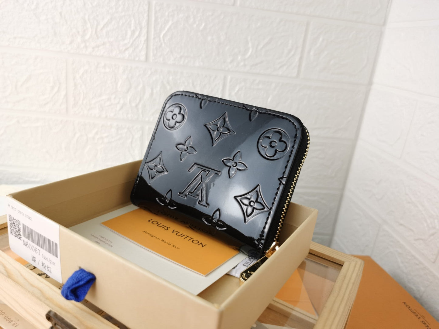 EN - New 1:1 rep  Wallet LUV 122