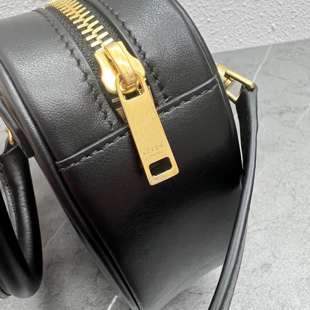 Top Quality MeTop Qualityum Heart Bag Black For Women 6in/14.5cm 