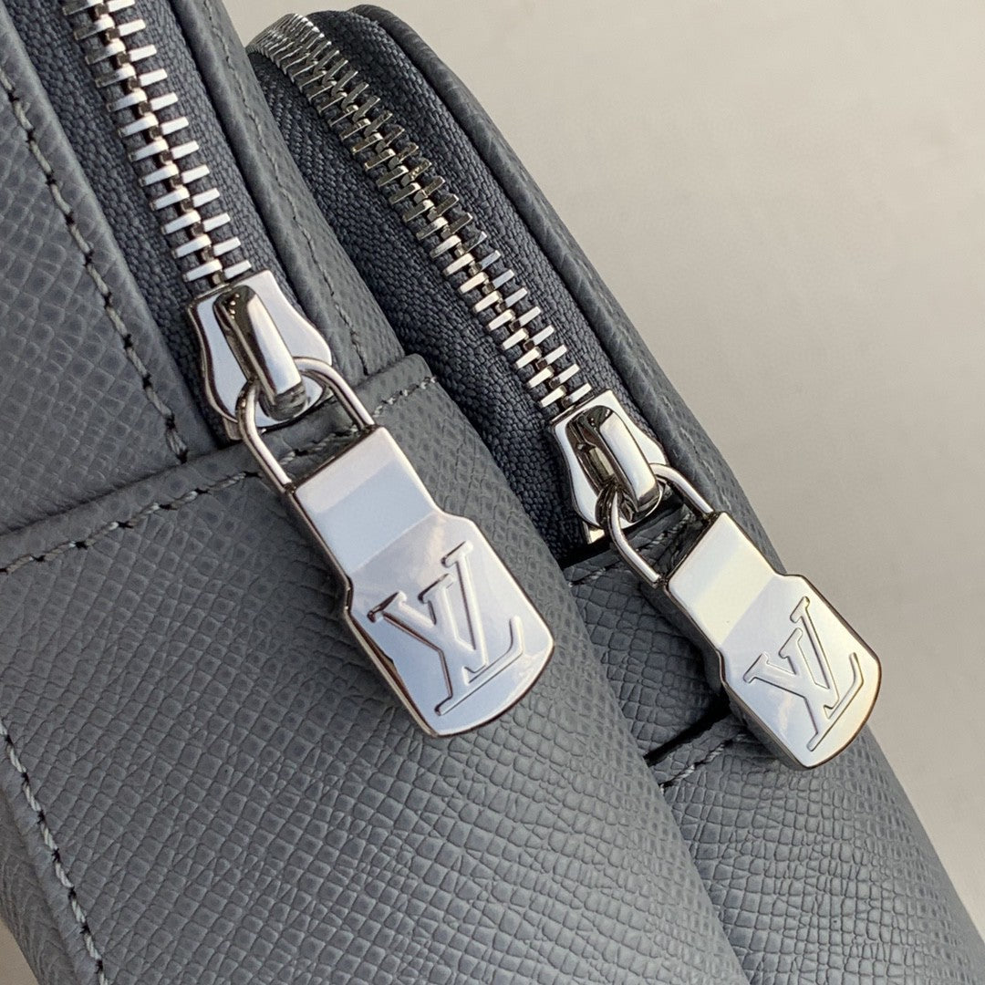 Top Quality Avenue Sling Bag Taiga Grey For Men, Bags, Crossbody Bags 12.2in/31cm Top Quality M30801