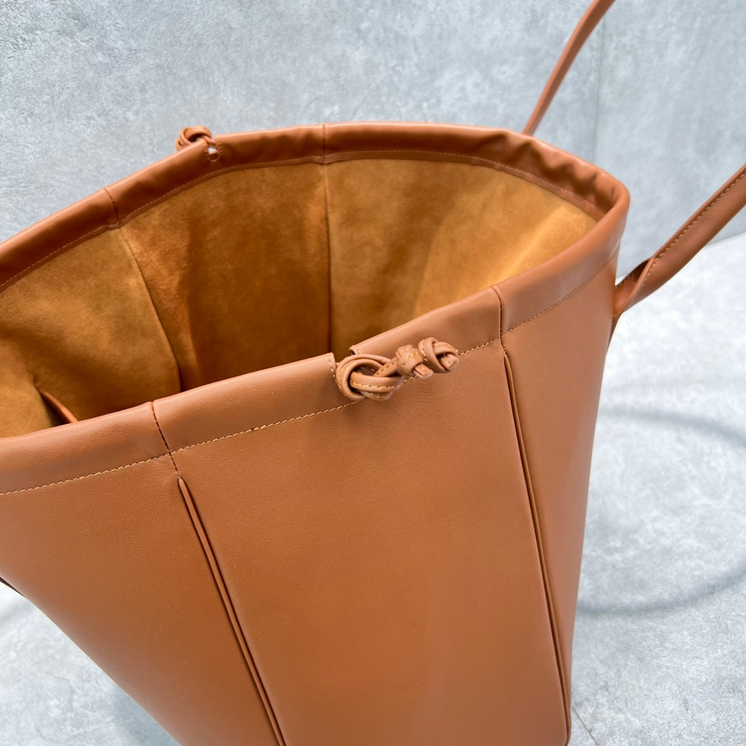 Top Quality Cabas Drawstring Cuir Triomphe Tan For Women 17in/44cm 199973DU3.04LU