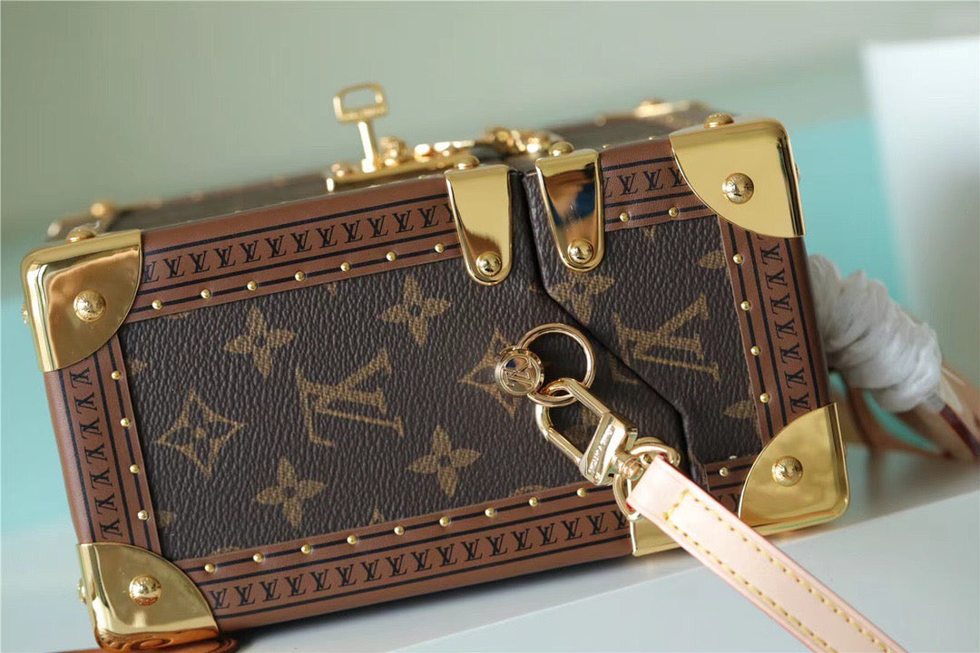 Top Quality Camera Box Monogram Canvas By Nicolas Ghesquiere For Women,  Shoulder And Crossbody Bags 21.5cm/8.5in Top Quality 