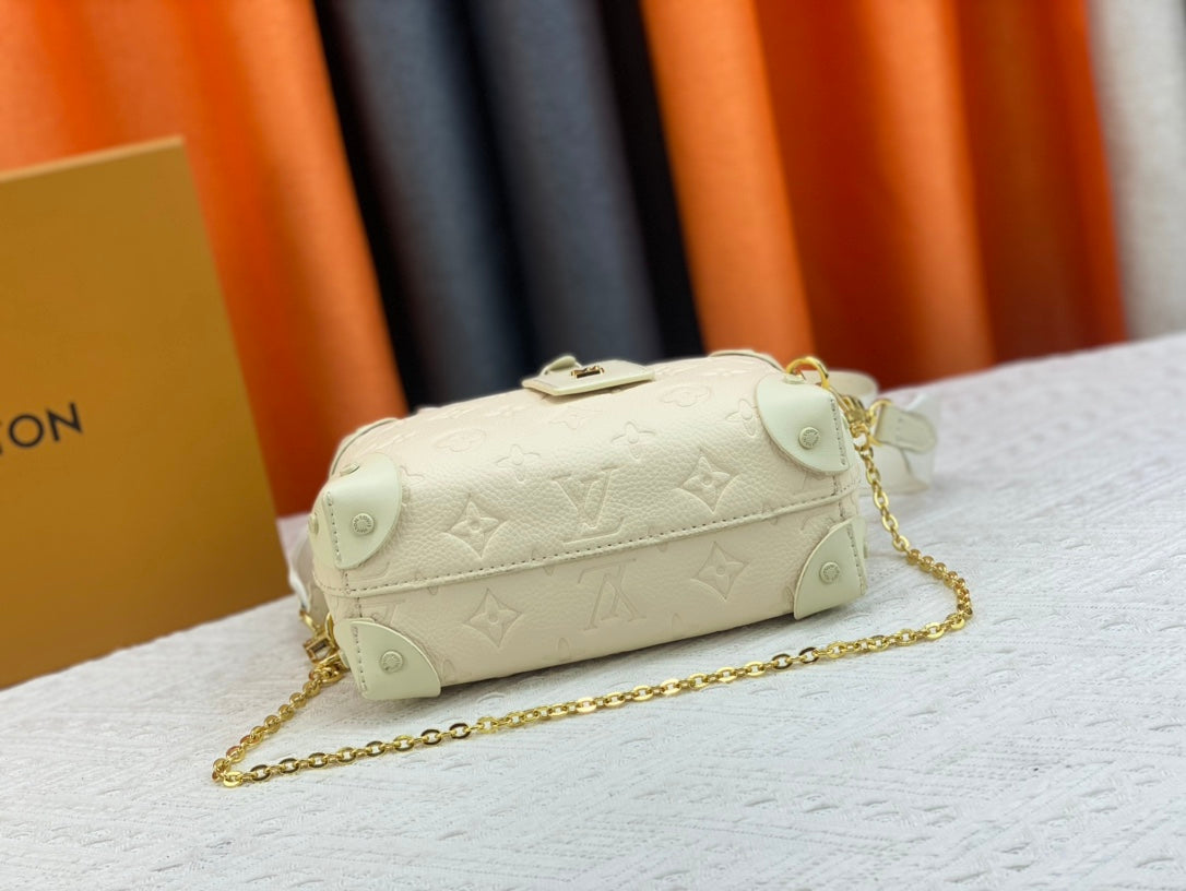 EN - New 1:1 rep  Bags LUV 663