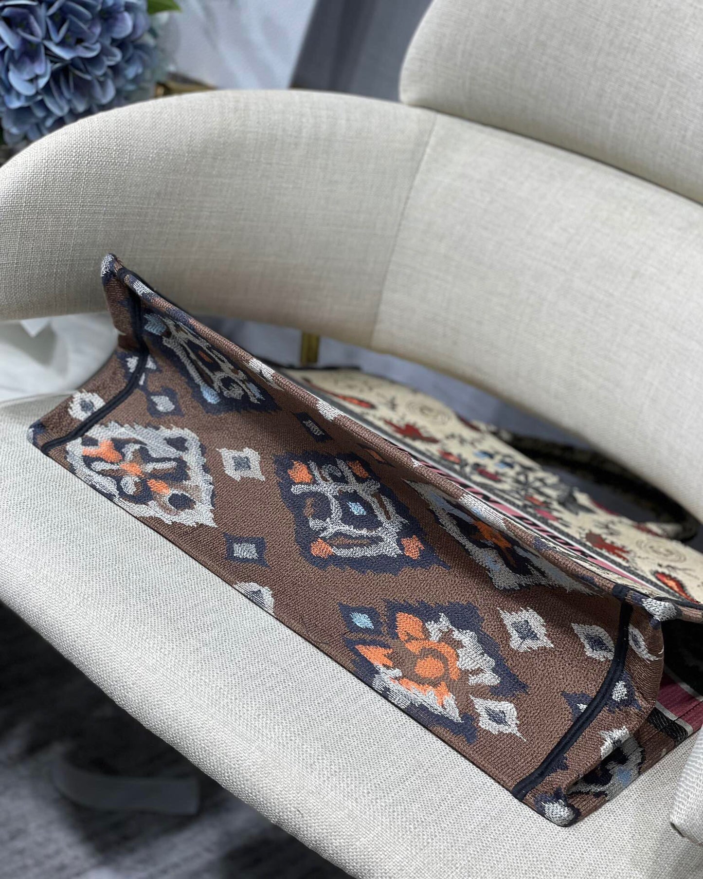 Top Quality Large Book Tote Flowers Embroidery For Women 16.5in/42cm CD M1286ZRIW