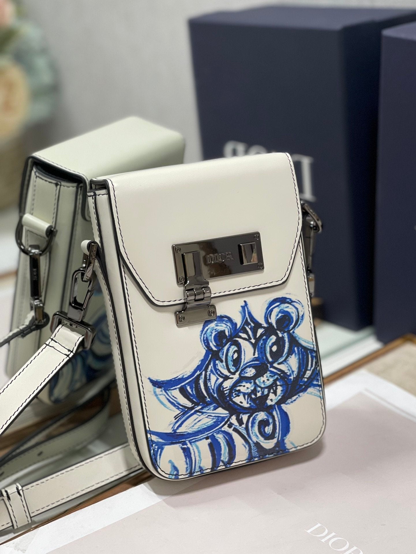 Top Quality D-Bubble Bucket Bag White For Women 7.5in/19cm CD