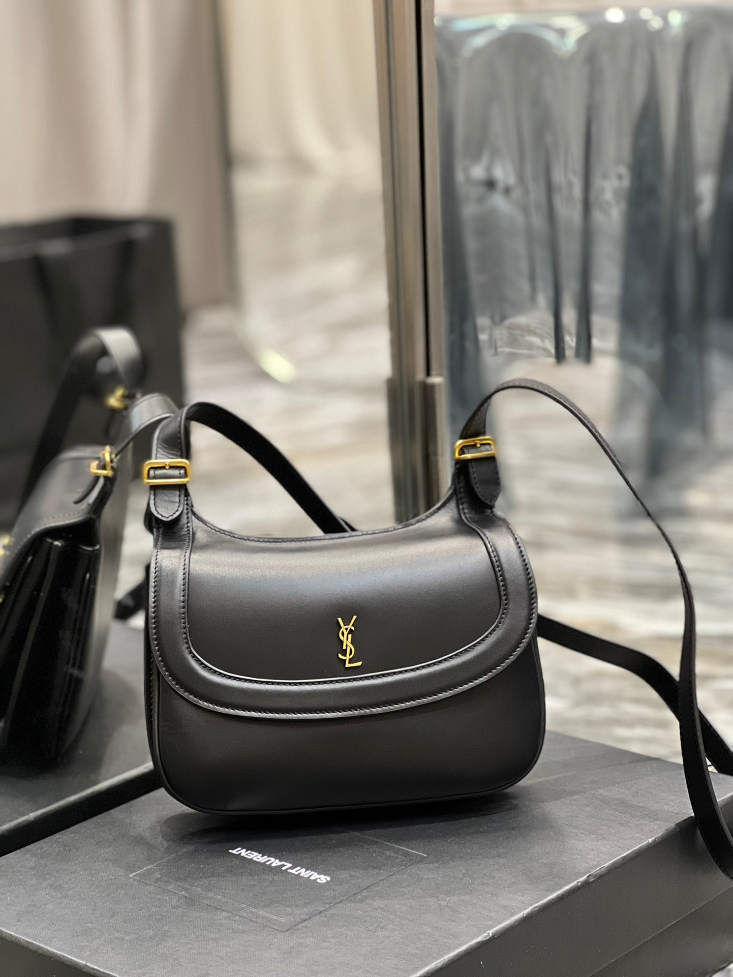 Top Quality Charlie MeTop Qualityum Shoudler Bag Black For Women 9.1in/23cm YSl 6867422R20W1000