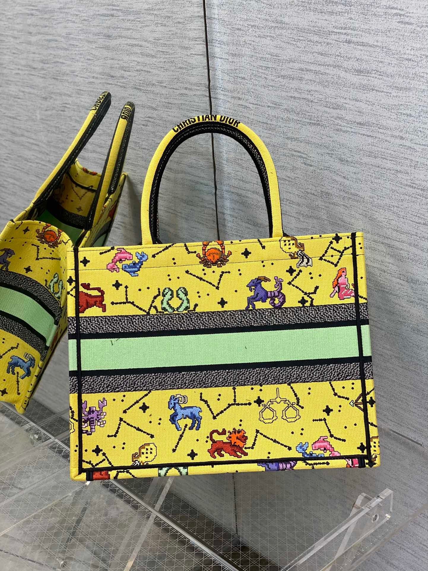Top Quality MeTop Qualityum Book Tote Yellow Multicolor, For Women, Womens Handbags 14in/36cm CD