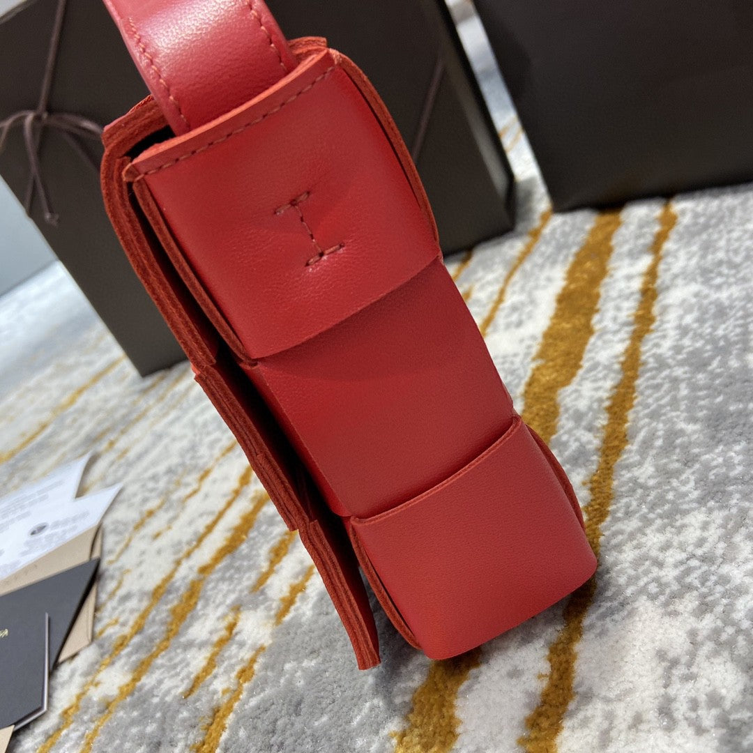 Top Quality Cassette Bag For Women 9.1in/23cm In Red