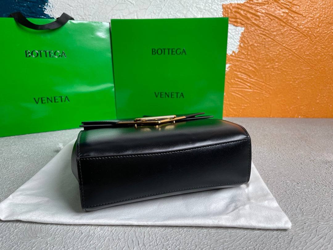 Top Quality Clip Bag Black, For Women, Women’s Bags 9in/23cm
