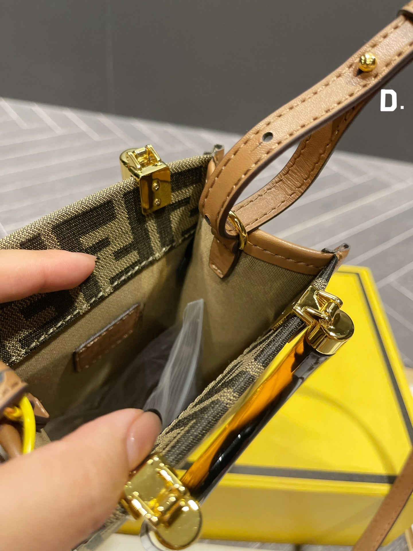 EN - New 1:1 rep Lux Bags FEI 272