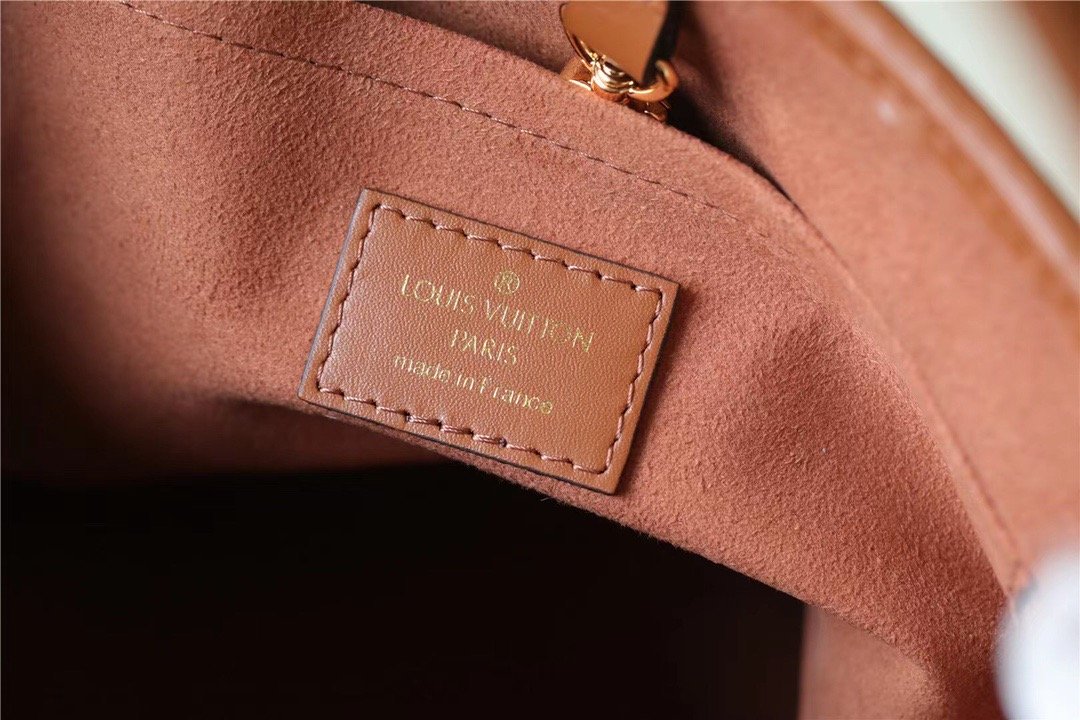 Top Quality Petit Bucket Raffia Caramel Brown For Women, Womens Bags, Shoulder And Crossbody Bags 9.4in/24cm Top Quality M59961