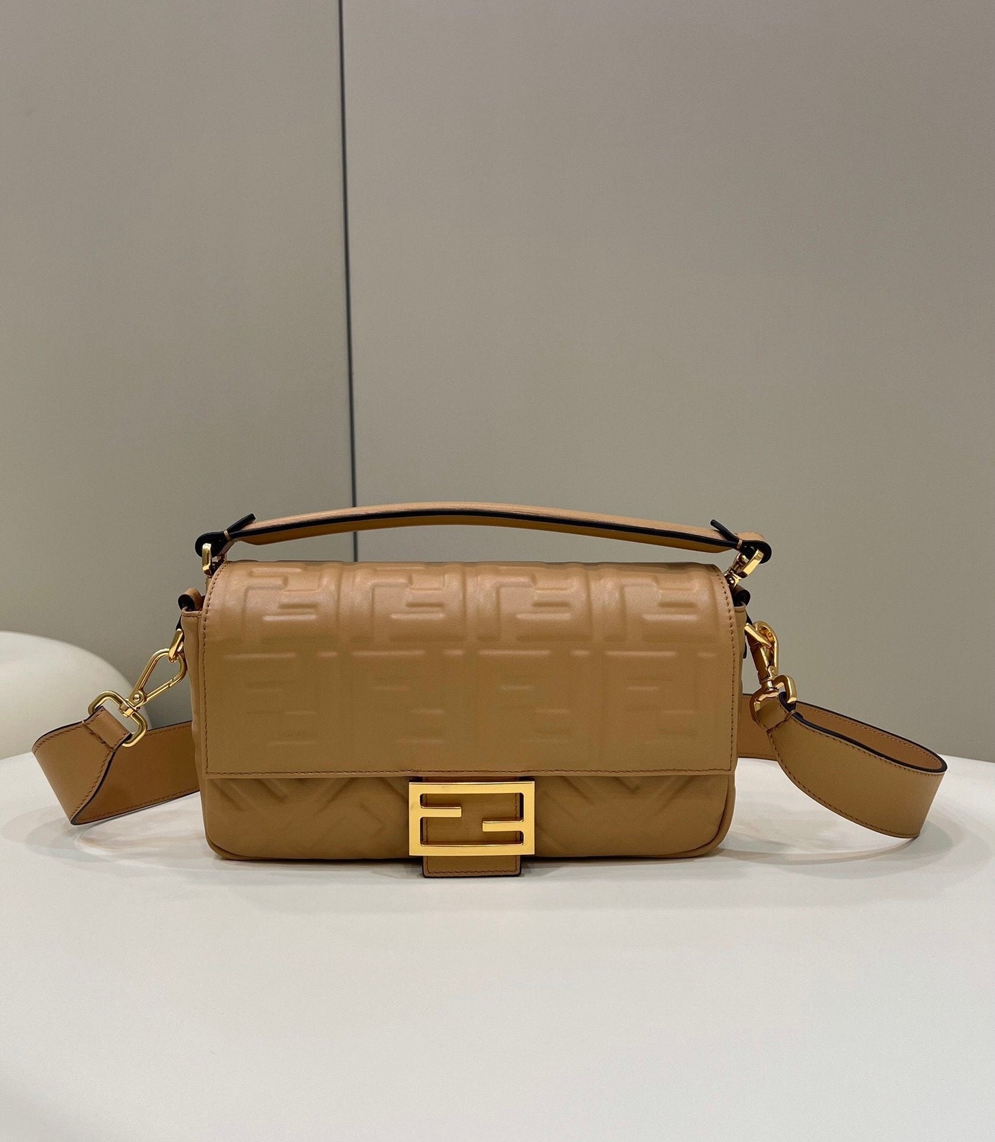 Top QualityTop Quality Baguette Brown For Women, Women’s Handbags, Shoulder And Crossbody Bags 10in/27cm FF 8BR600