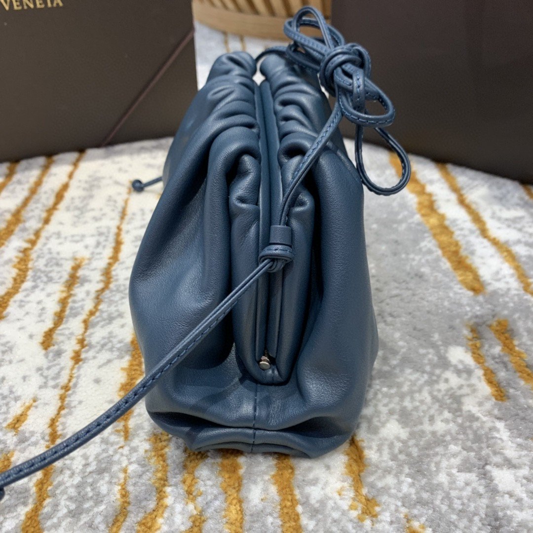 Top Quality Mini Pouch For Women 8.6in/22cm In Blue