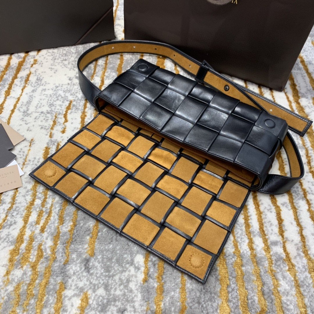 Top Quality Brick Cassette Bag For Women 11in/28cm In Black 709360VMAY18425