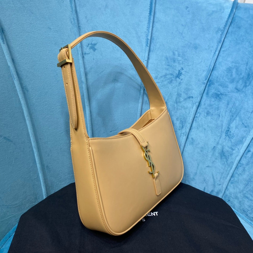 Top Quality Le 5 À 7 Hobo Bag In Smooth Beige For Women 9in/23cm YSL  6572282R20W9832