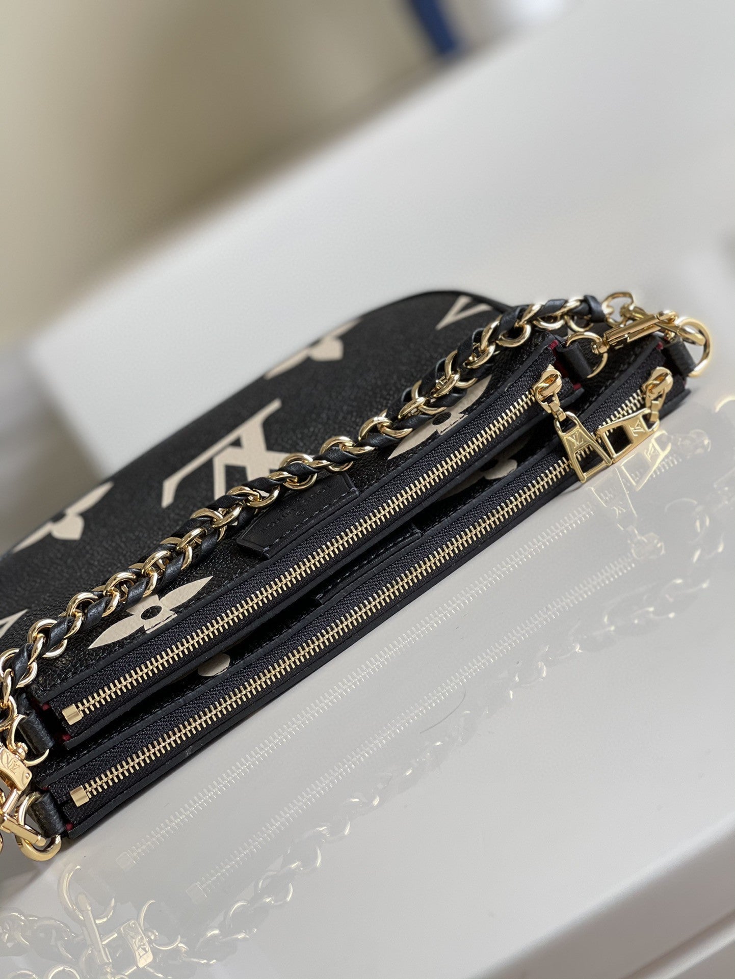 Top Quality Hand Bag 24cm Black