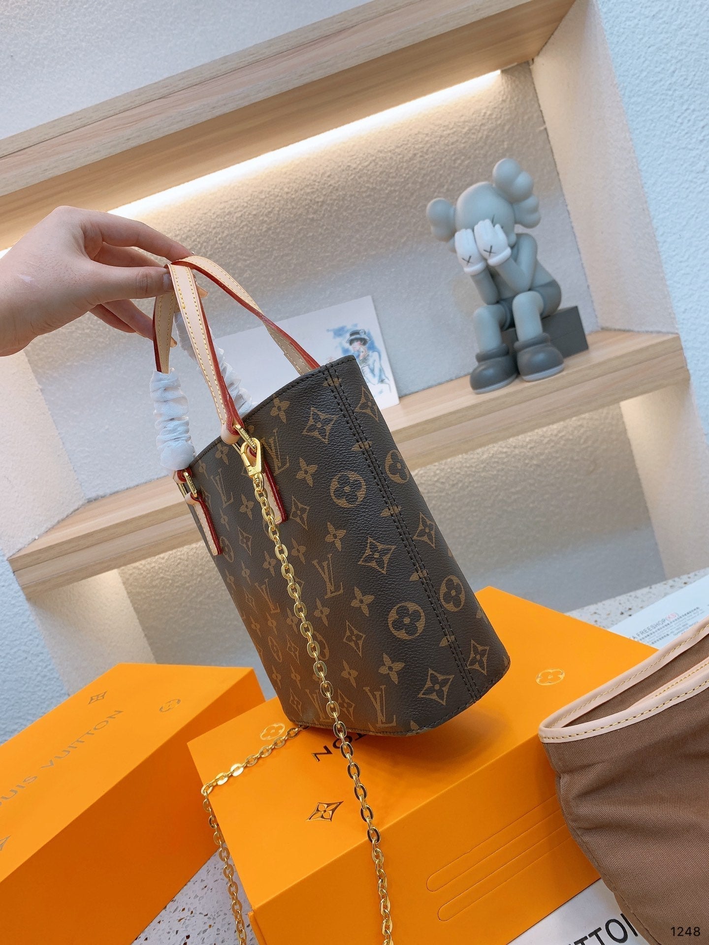 EN - New 1:1 rep Lux Bags LUV 550