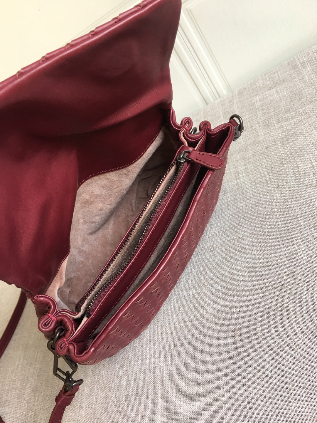 Top Quality Classic Intrecciato Red, For Women, Women’s Bags 8.9in/22.5cm