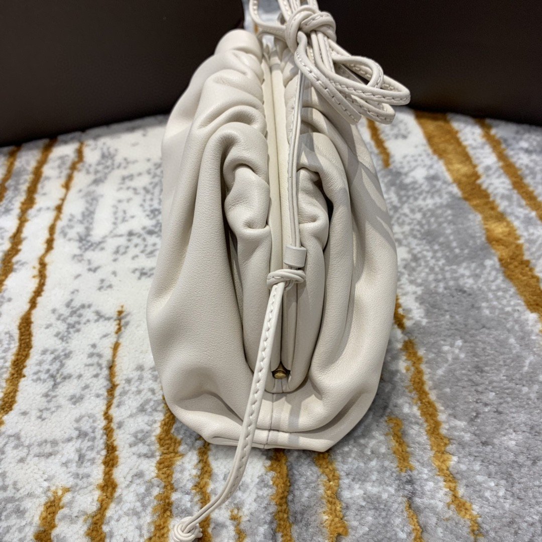 Top Quality Mini Pouch For Women 8.6in/22cm In Chalk 585852VCP409646