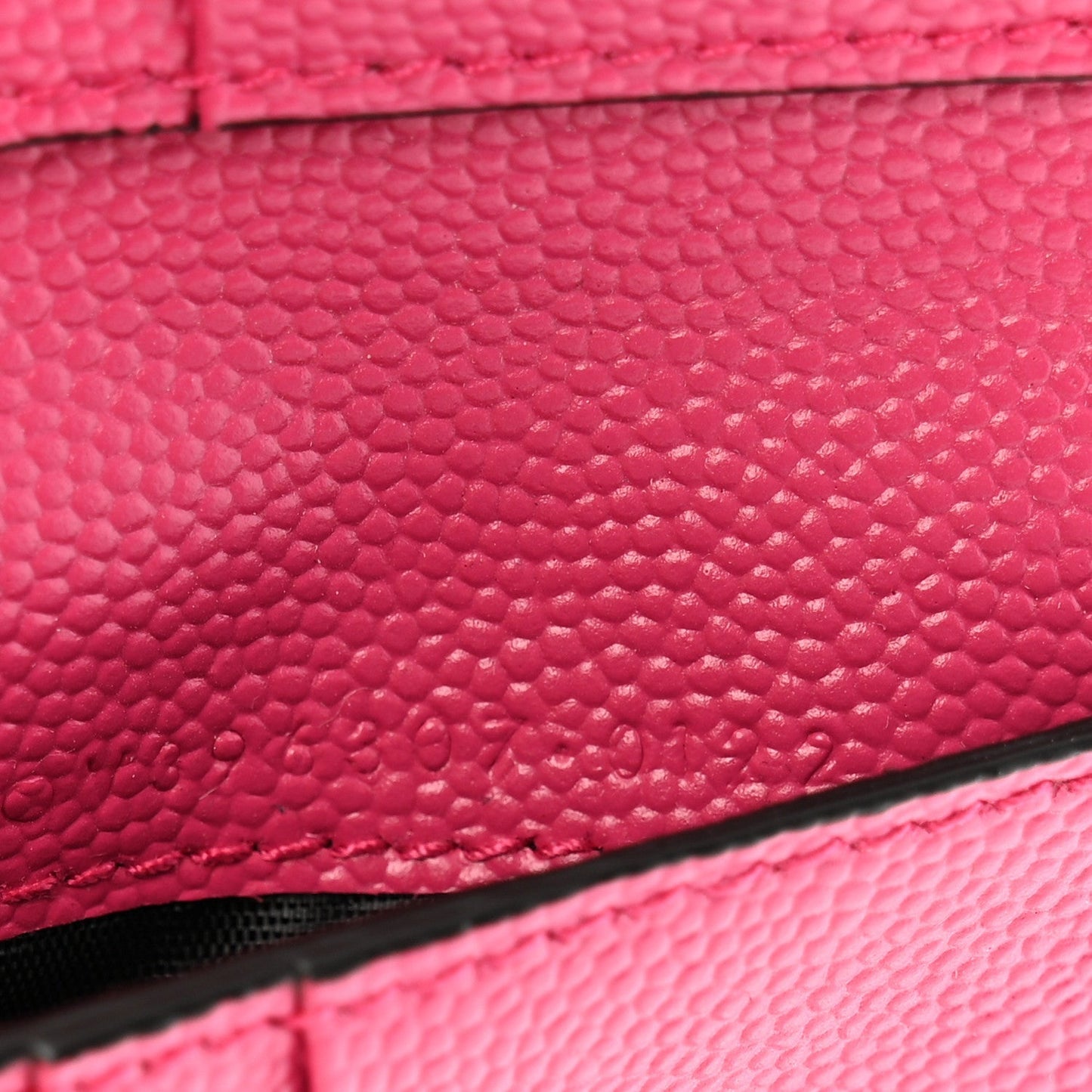 Saint Laurent Grain De Poudre Portefeuille Bi-Fold Wallet Fuchsia