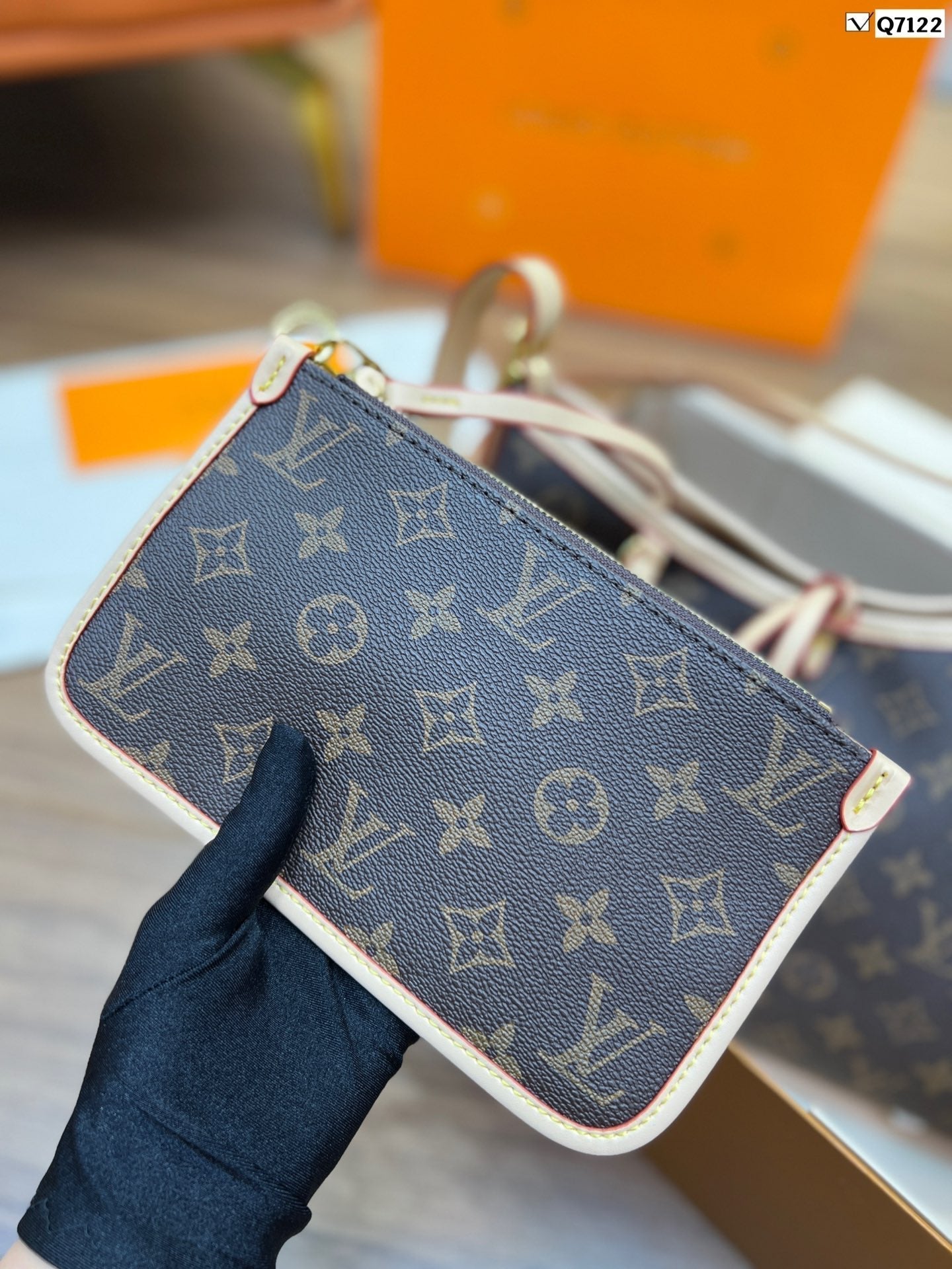 EN - New 1:1 rep Lux Bags LUV 532