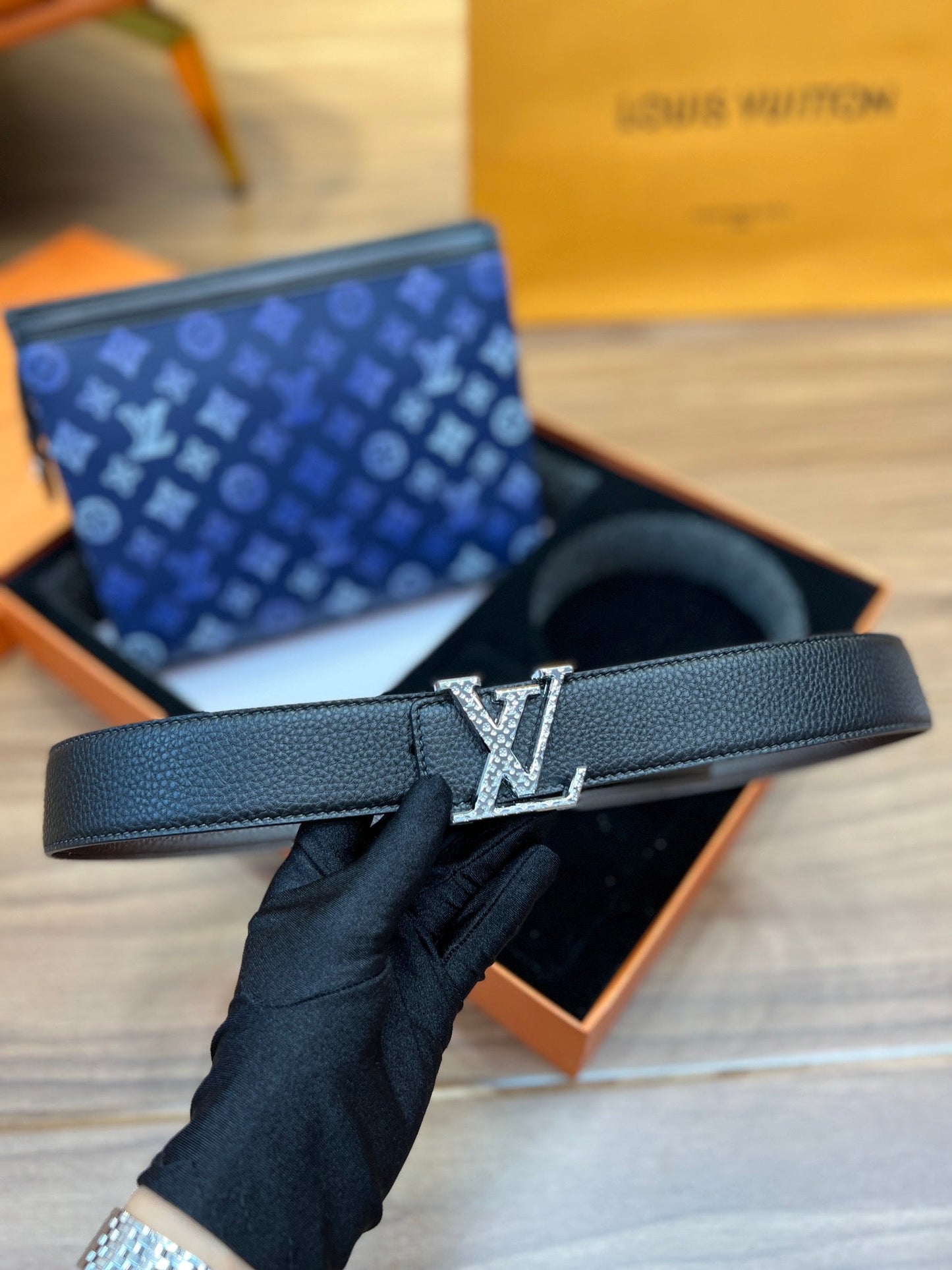 EN - New 1:1 rep Lux Bags LUV 541