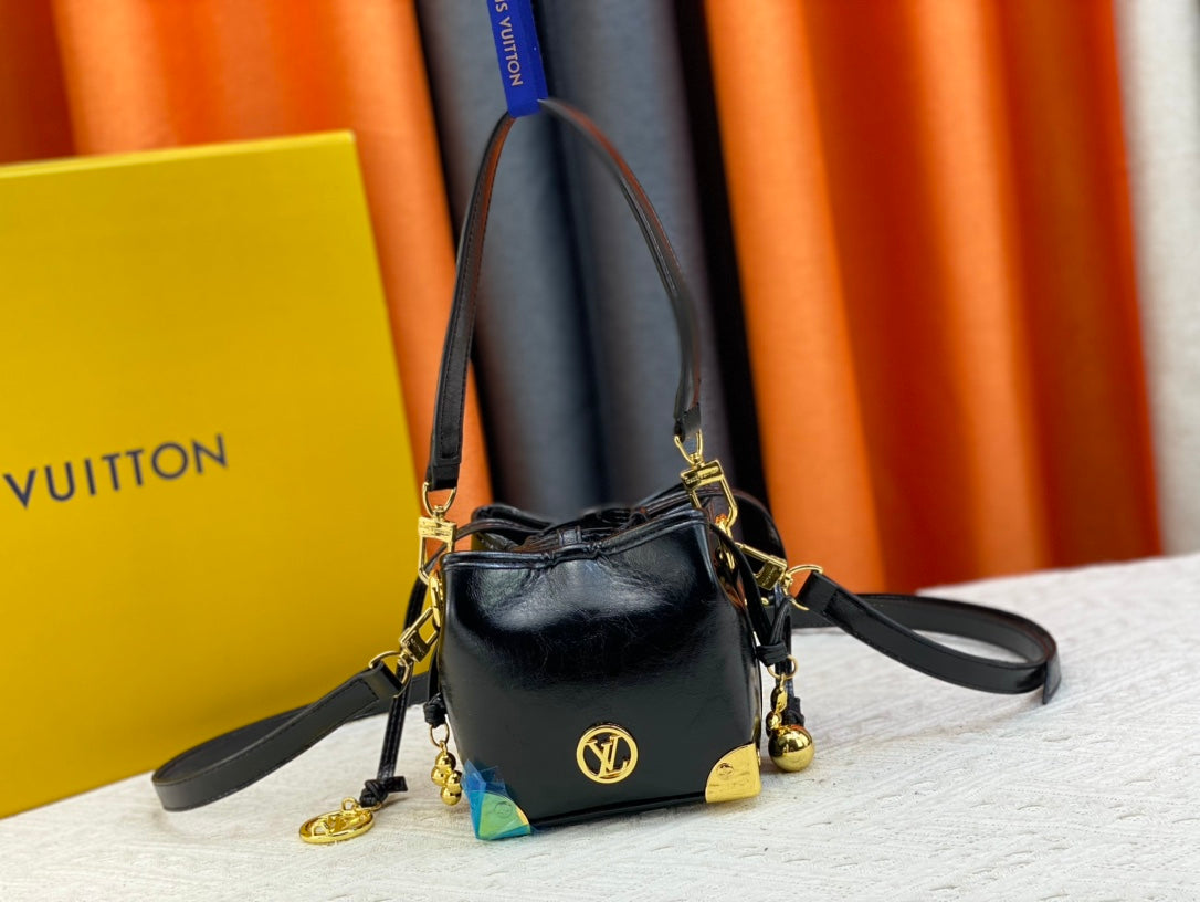 New 1:1 rep Lux Bags LUV 905