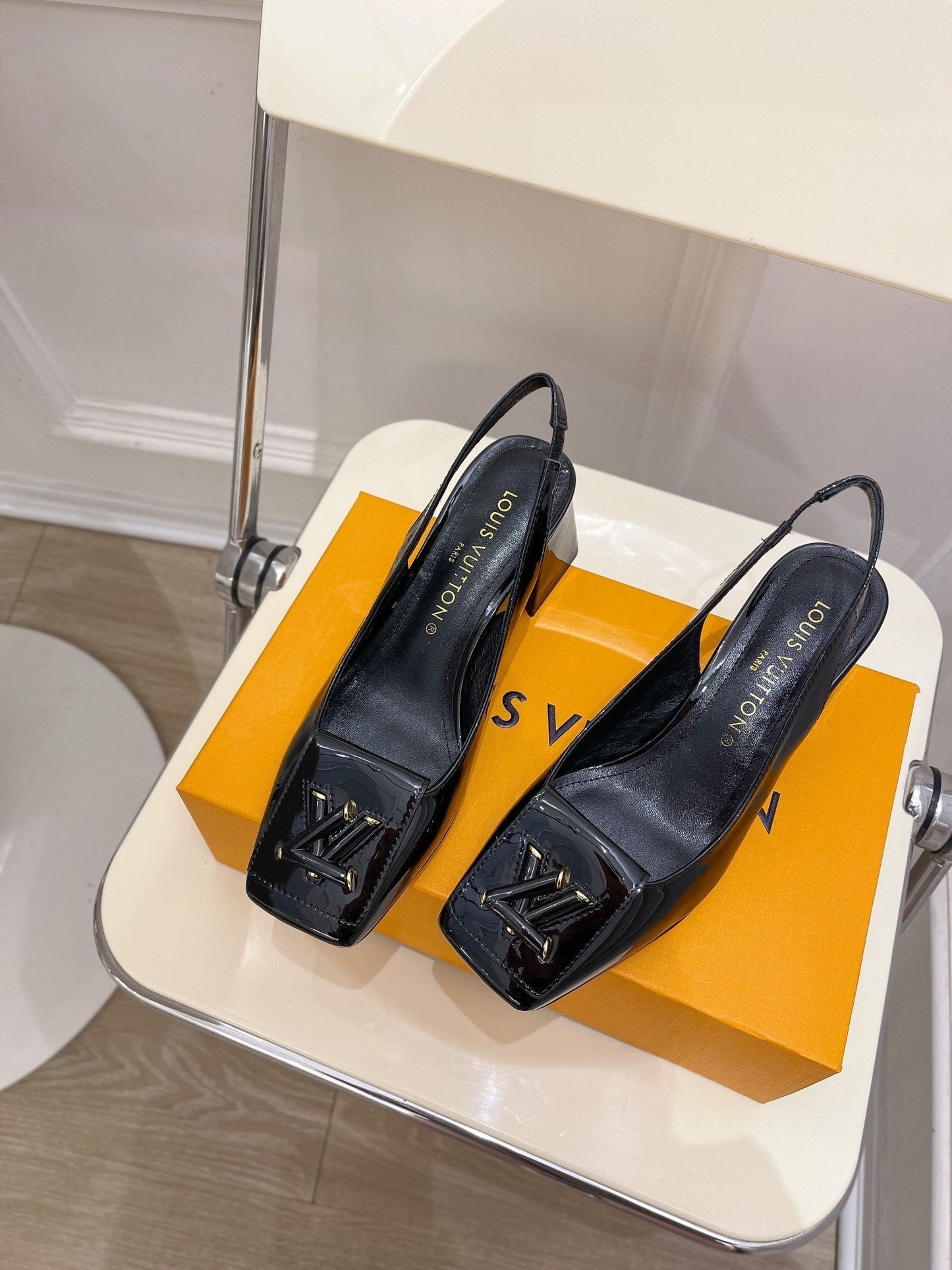 New 1:1 rep LUV High Heel Shoes 032