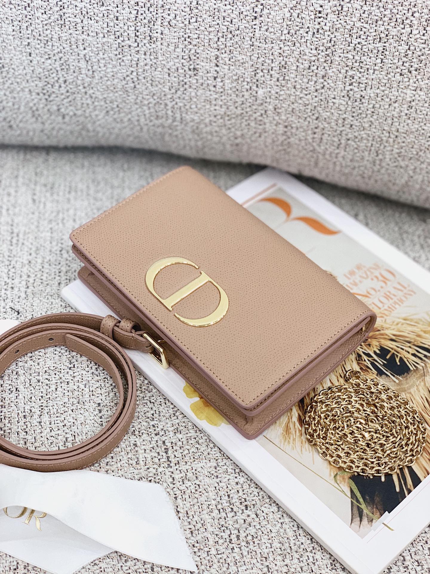 Top Quality MeTop Qualityum Top Quality 30 Montaigne 2-In-1 Pouch Grained Creme For Women 7.5in/19cm CD