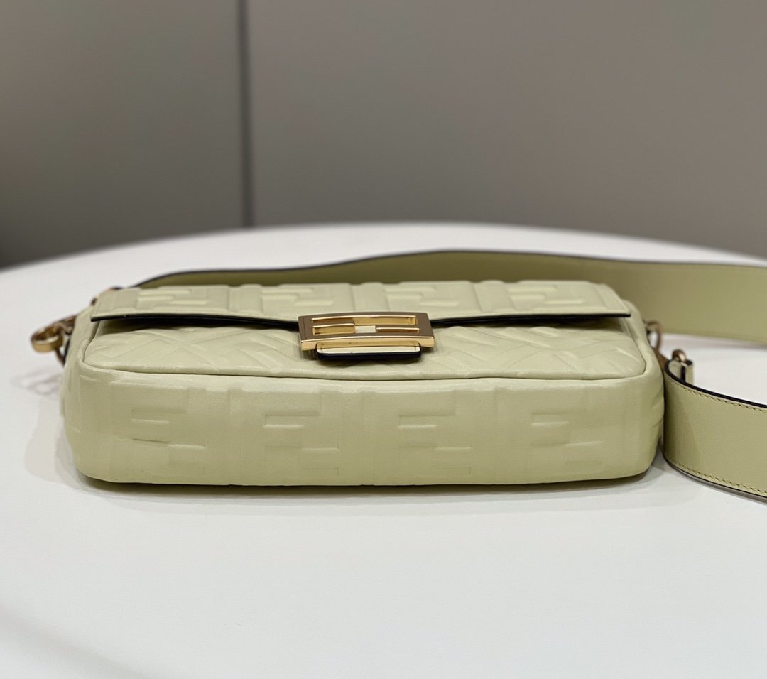 Top QualityTop Quality Baguette Khaki For Women, Women’s Handbags, Shoulder And Crossbody Bags 10in/27cm FF 8BR600