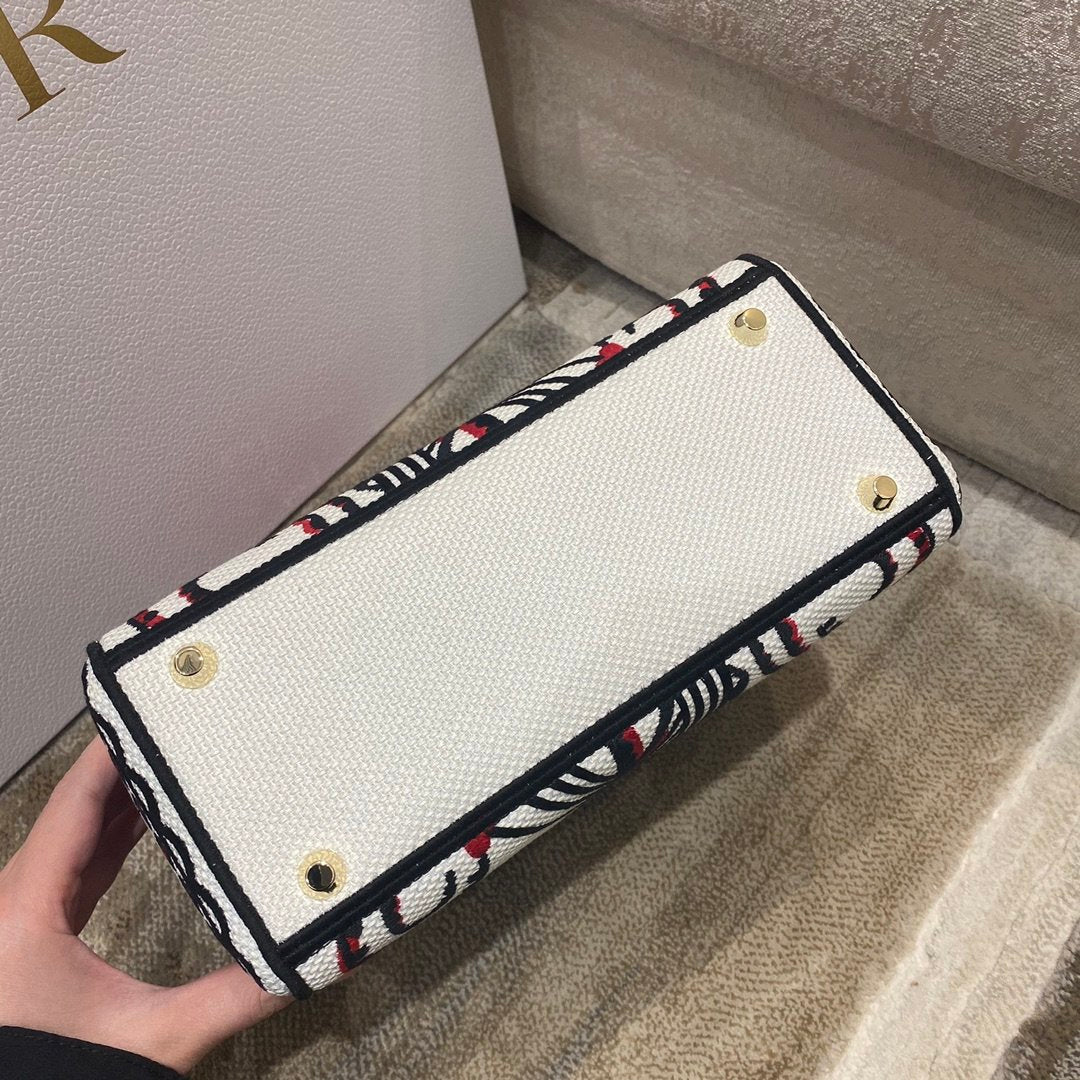Top Quality MeTop Qualityum Lady D-Lite Bag Multicolor Cupidon Embroidery, Red/Latte Handbags, 24cm CD M0565OTQG_M941
