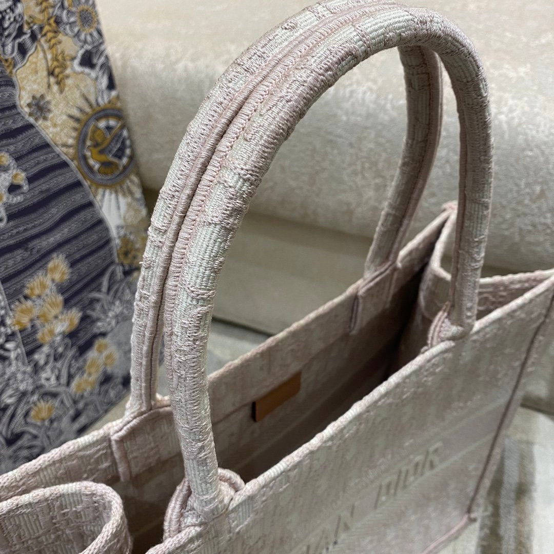 Top Quality MeTop Qualityum Book Tote Rose Des Vents Oblique Embroidery, Light Pink, For Women Women’s Handbags, 36cm CD M1296ZRIW_M912