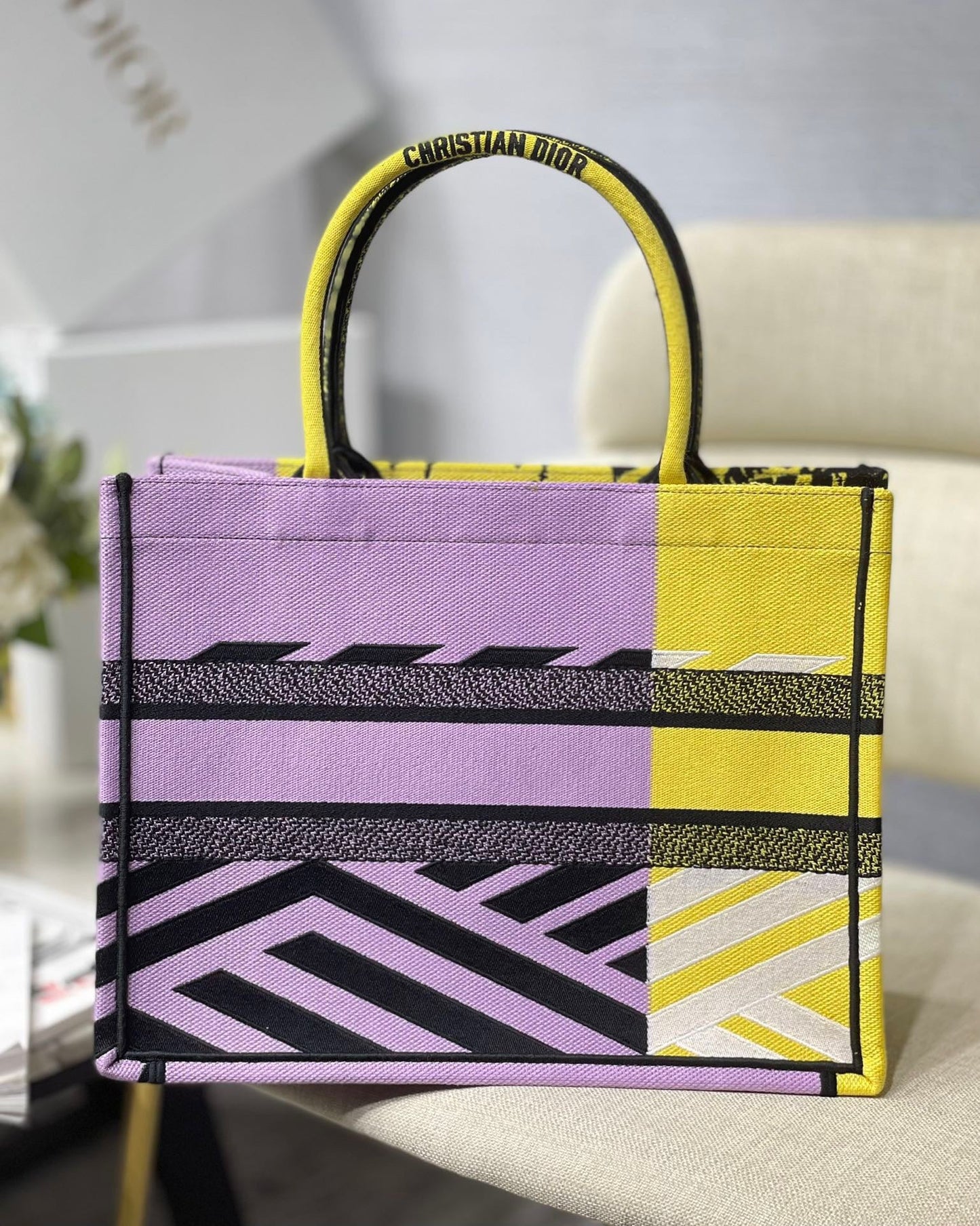 Top Quality MeTop Qualityum Book Tote Yellow And Pink, For Women, Womens Handbags 14in/36cm CD