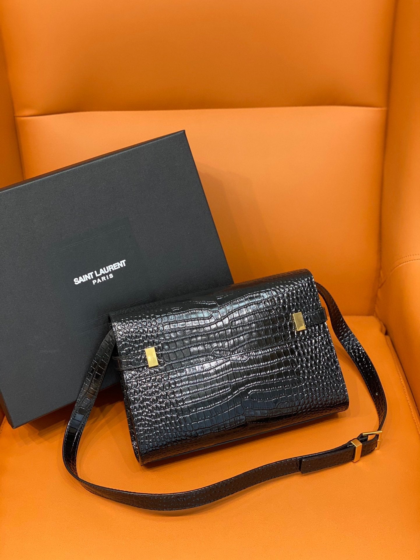 YSSL Manhattan Small Shoulder Bag Black For Women 9in/24cm YSL 675626DND0W1000