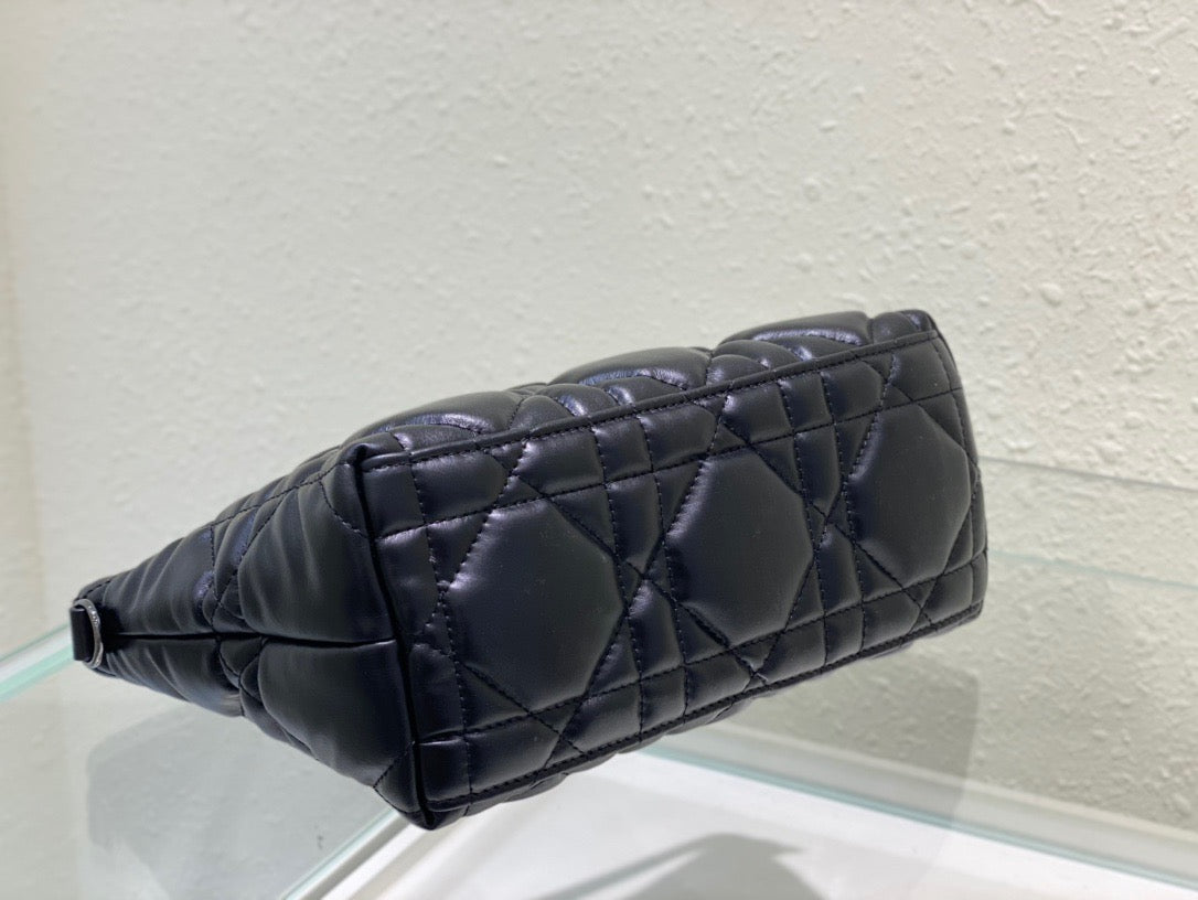 Top Quality MeTop Qualityum DYORTravel Nomad Pouch Black, For Women, Womens Handbags 8.5in/22cm CD S5554BMIG_M900