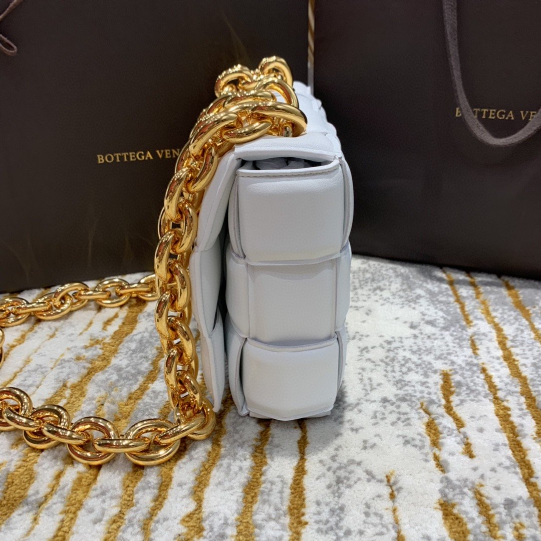 Top Quality Chain Cassette Bag For Women 10.2in/26cm In White 631421VBWZ09143