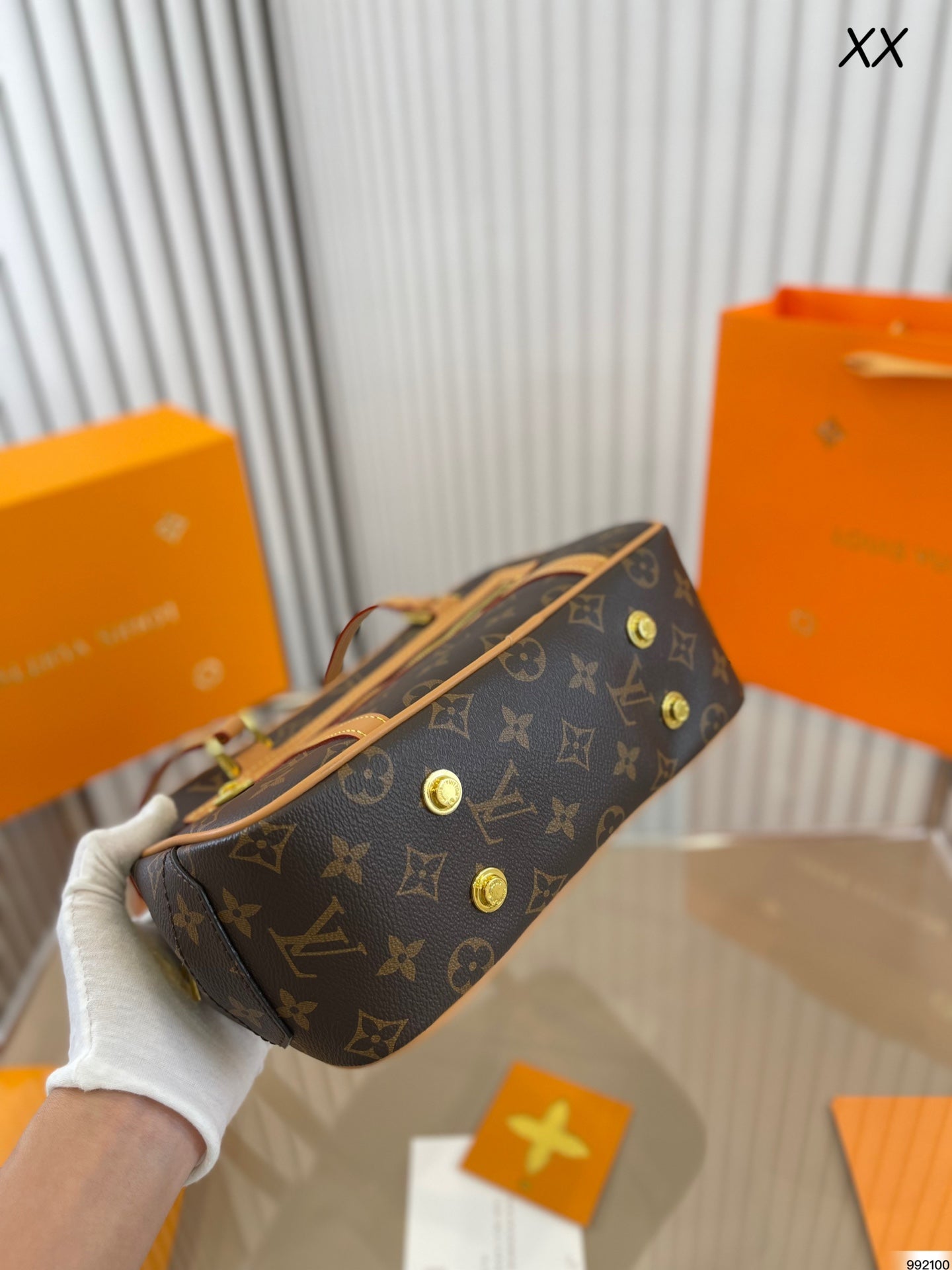 EN - New 1:1 rep Lux Bags LUV 551
