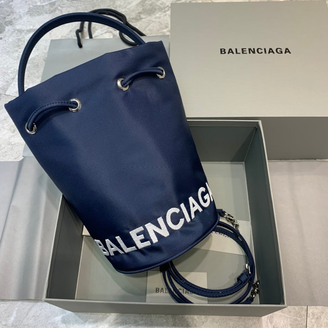 Top Quality Le Cagole MeTop Qualityum Bucket Bag In Dark Blue, For Women,  Bags 17.6in/45cm