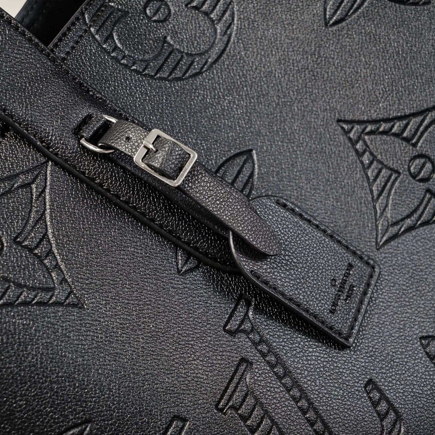 EN - Luxury Bags LUV 804