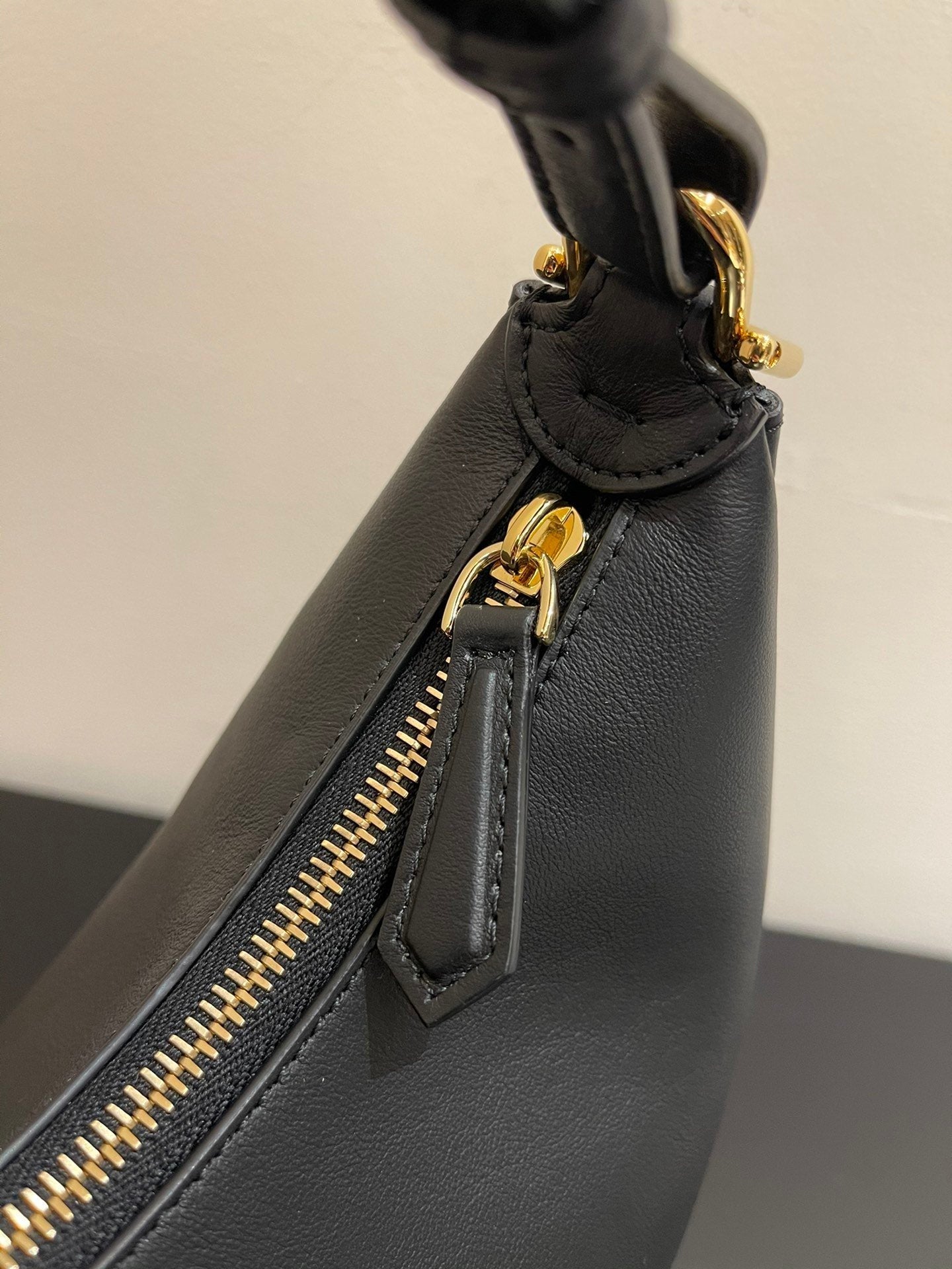 Top QualityTop Quality Top QualityTop Qualitygraphy Small Black For Women, Women’s Handbags, Shoulder Bags 11in/29cm  8BR798A5DYF1HEJ