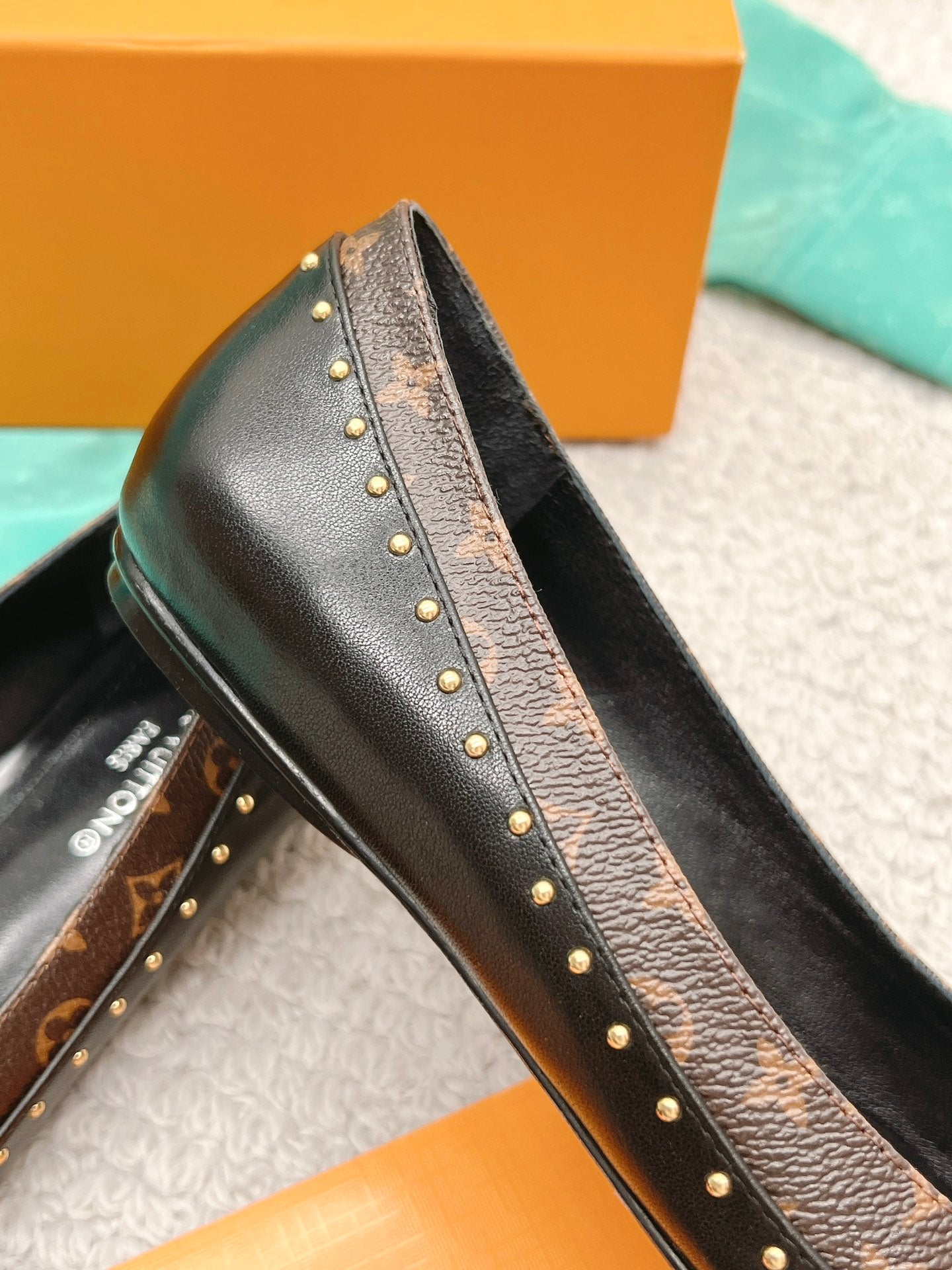 New 1:1 rep LUV High Heel Shoes 047