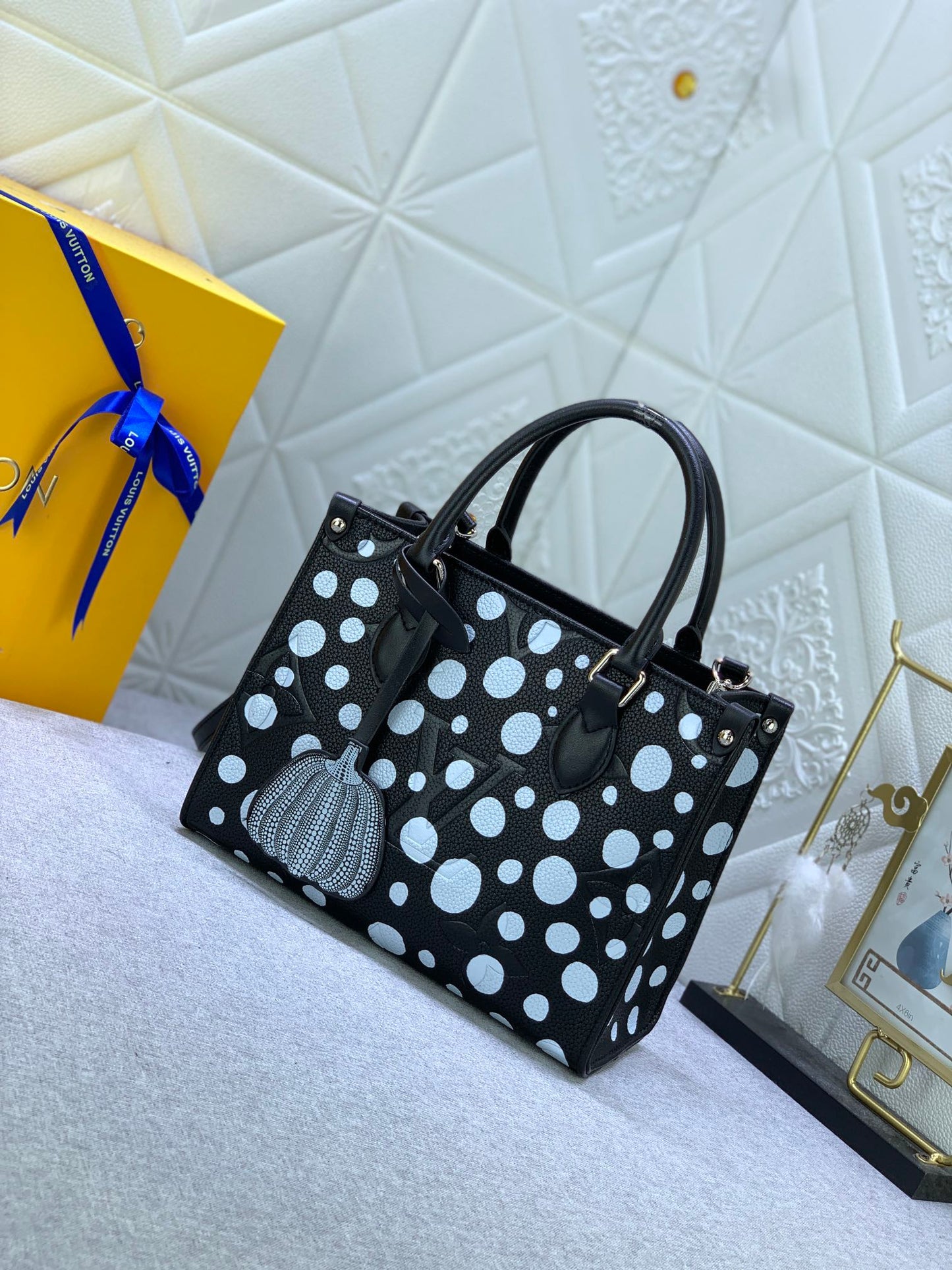 EN - New 1:1 rep Bag LUV 638