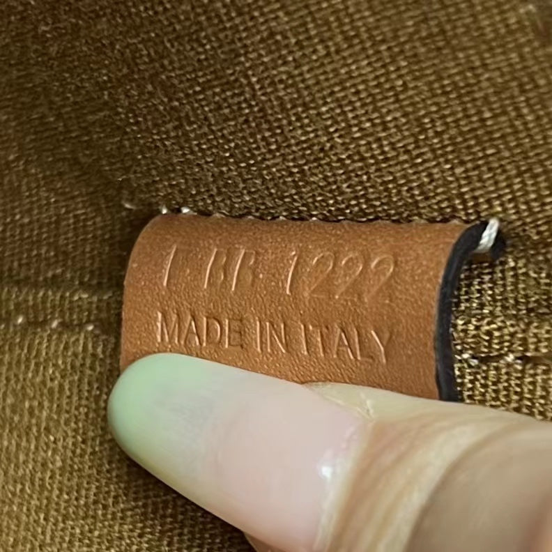 Top Quality Mini Vanity Case In Triomphe Canvas Tan For Women 4in/9cm 10J762CZ1.04LU