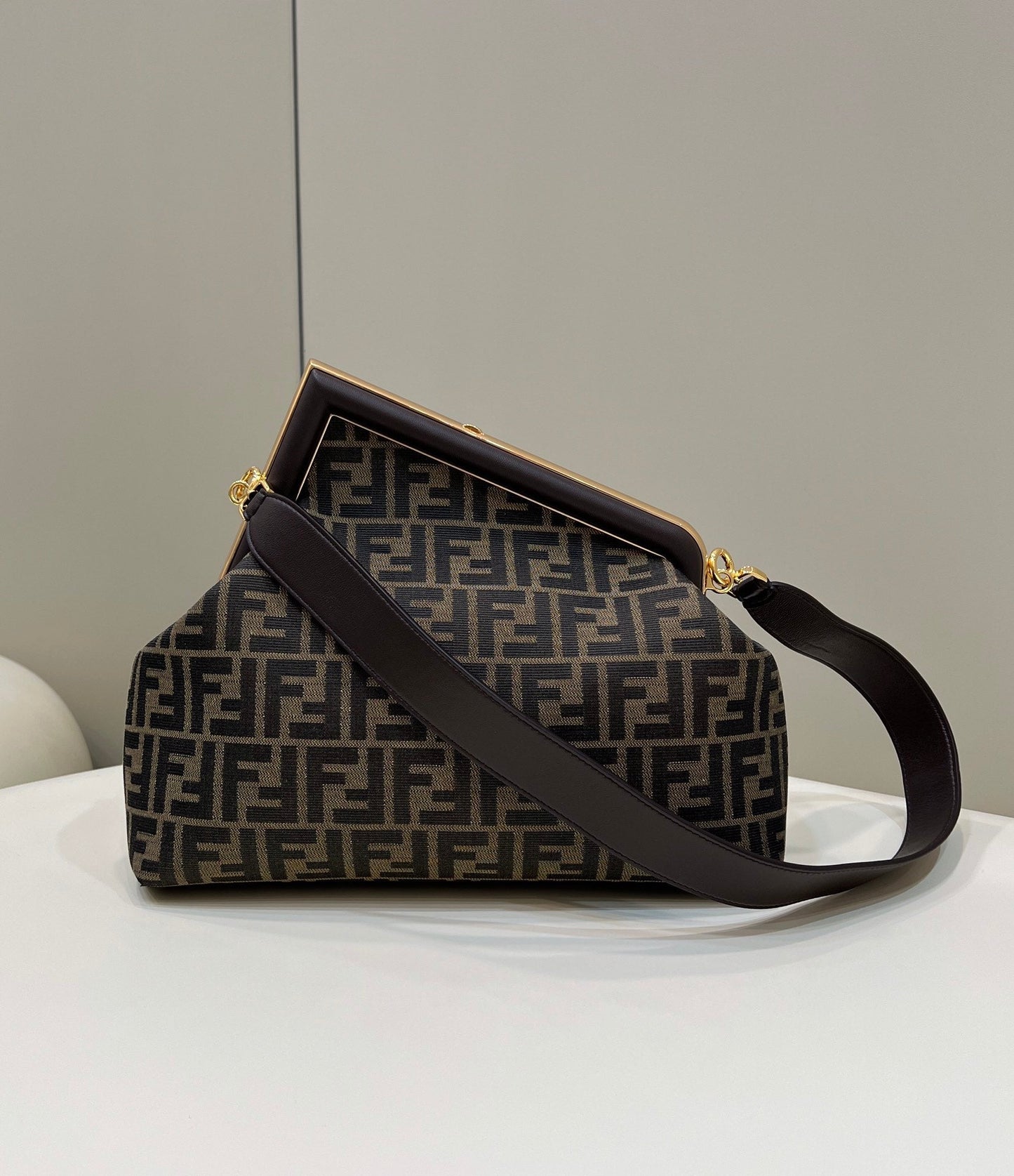 Top QualityTop Quality Top QualityTop Qualityrst Small Brown Canvas For Women, Women’s HandBags, Shoulder And Crossbody Bags 10in/26cm FF 8BP129