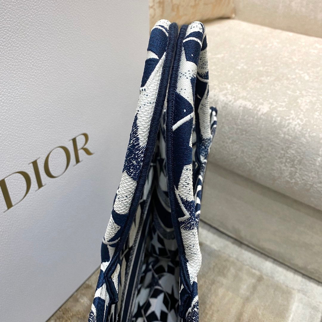Top Quality Large Book Tote Blue and White Étoile Embroidery, Blue/White, For Women Womens Handbags, 41cm CD M1286ZTQX_M928