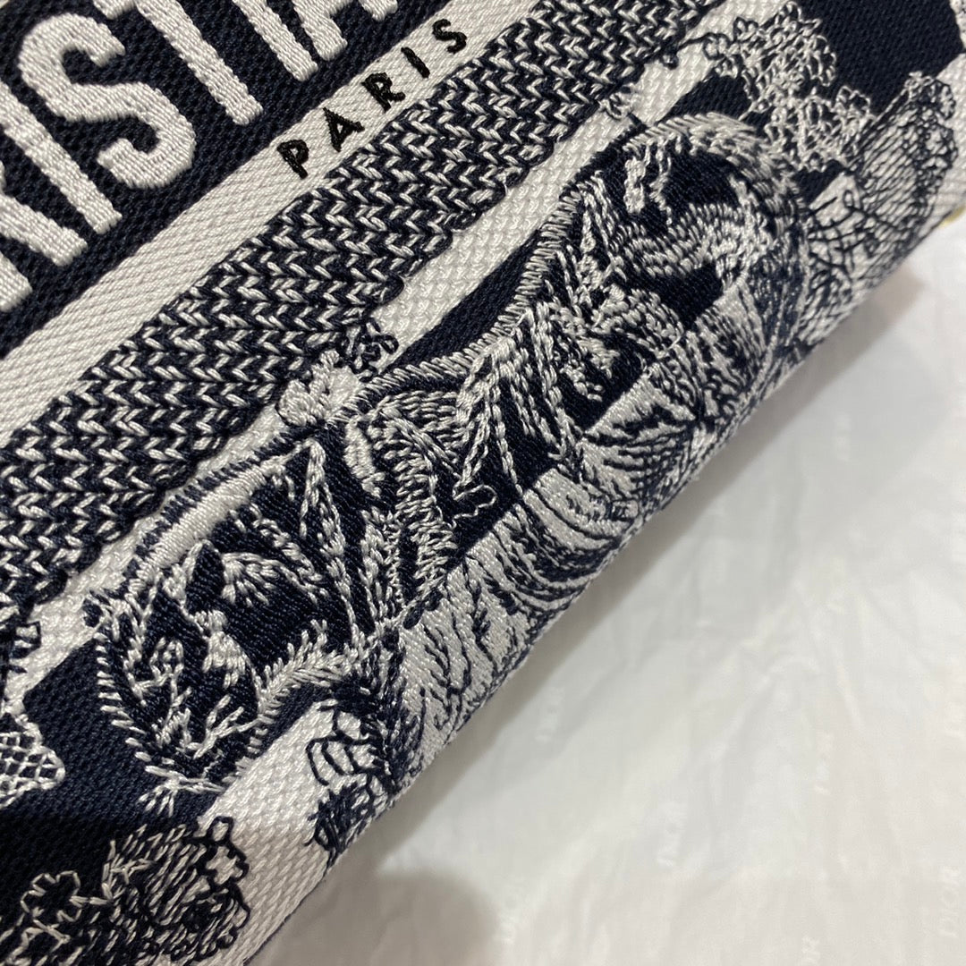 Top Quality MeTop Qualityum Lady D-Lite Bag Toile de Jouy Stripes Embroidery, Navy Blue Handbags, 24cm CD M0565ORLP_M928