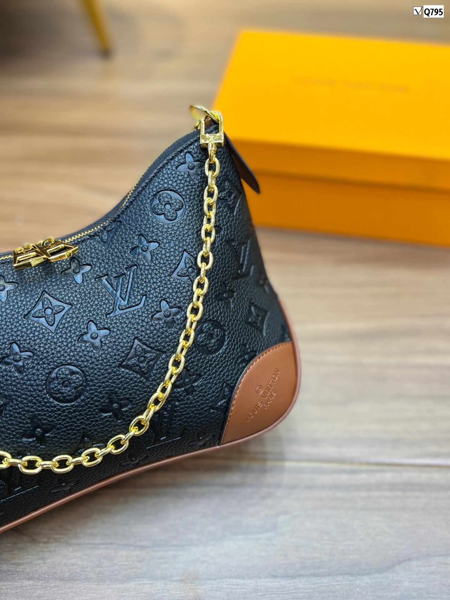 EN - New 1:1 rep Lux Bags LUV 537