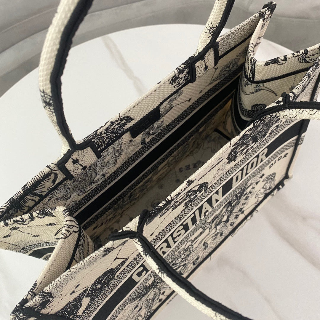Top Quality MeTop Qualityum Book Tote White Multicolor , For Women, Womens Handbags 14in/36cm CD M1296ZRHZ_M941